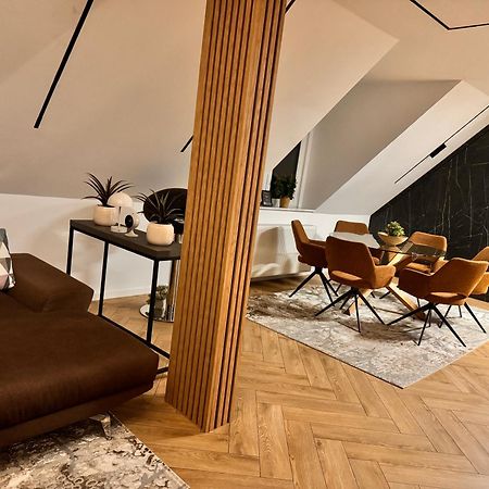 Ylly Aparts Brasov Ngoại thất bức ảnh