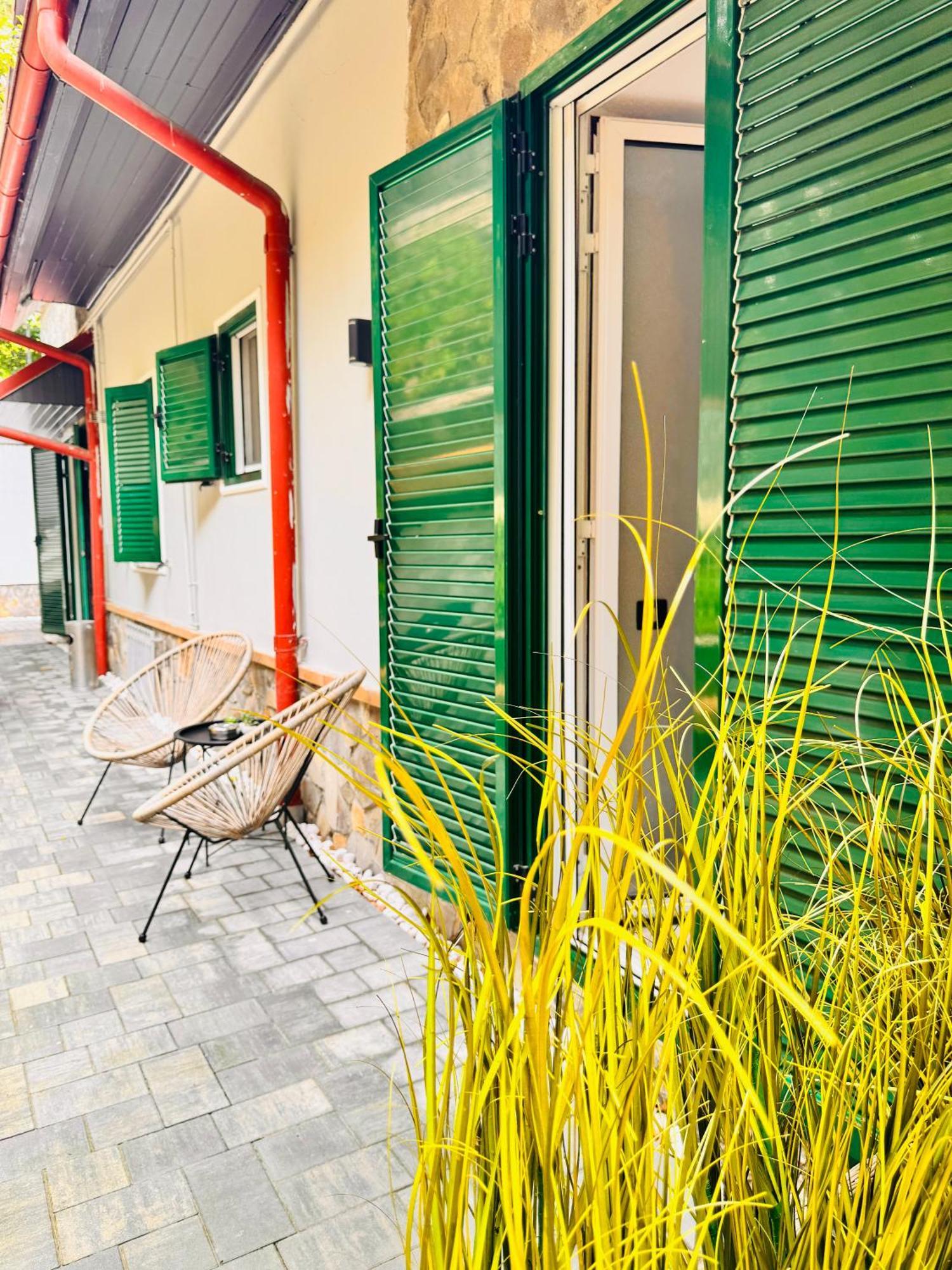 Ylly Aparts Brasov Ngoại thất bức ảnh