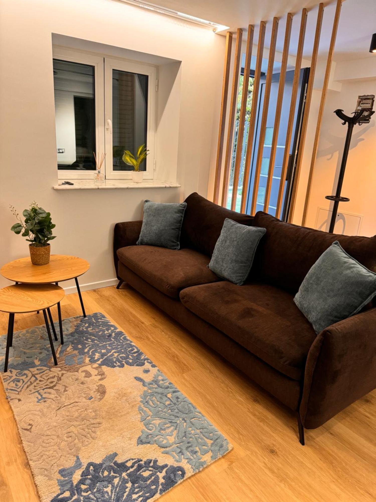 Ylly Aparts Brasov Ngoại thất bức ảnh